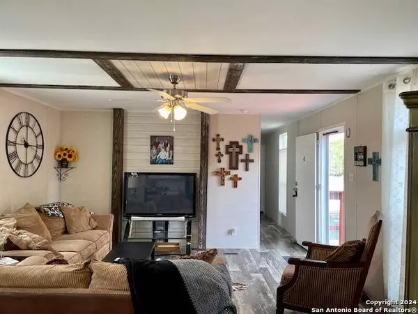 225 Private Road 1509, Bandera, TX 78003