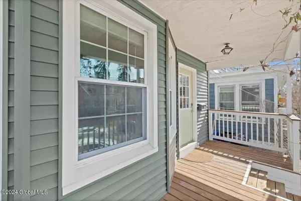 693 Myrtle Avenue, Albany, NY 12208