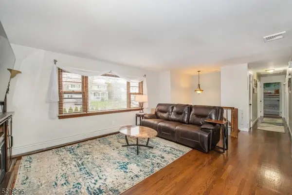 83 Grove St, Clifton City, NJ 07013