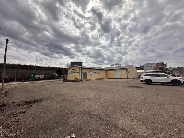 318 N 3rd ST, Steubenville, OH 43952