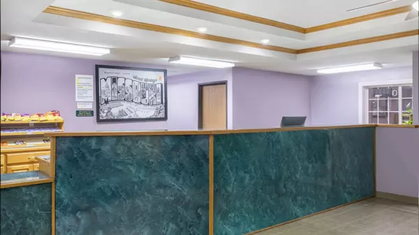 208 US-40, Sweet Springs, MO 65351