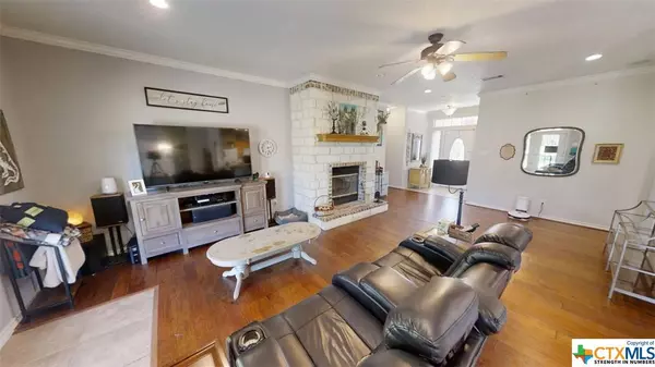 10017 Southshore DR, Salado, TX 76571