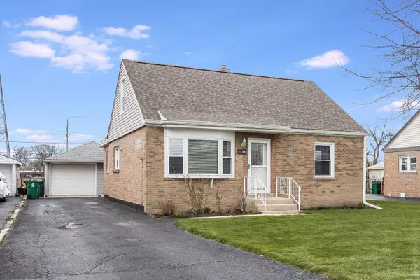 7828 Suburban LN, Bridgeview, IL 60455