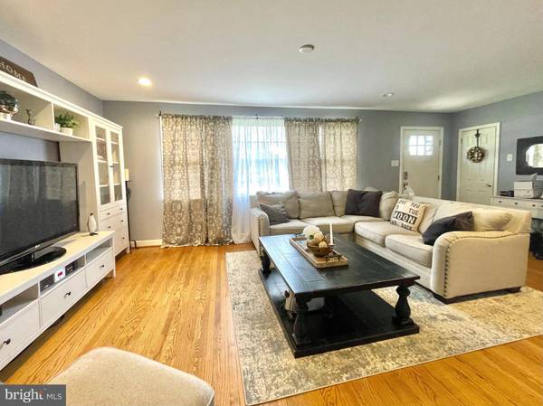 830 E PHILIP DR, Phoenixville, PA 19460