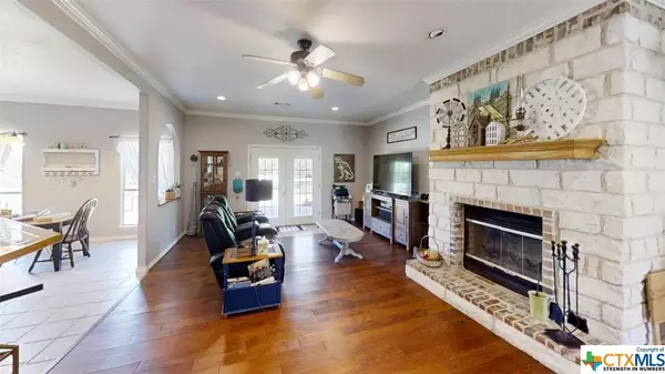 10017 Southshore DR, Salado, TX 76571