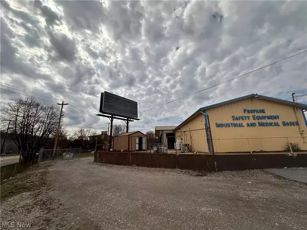 318 N 3rd ST, Steubenville, OH 43952