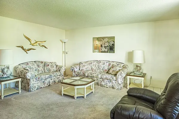 36 Vista Gardens TRL #102, Vero Beach, FL 32962