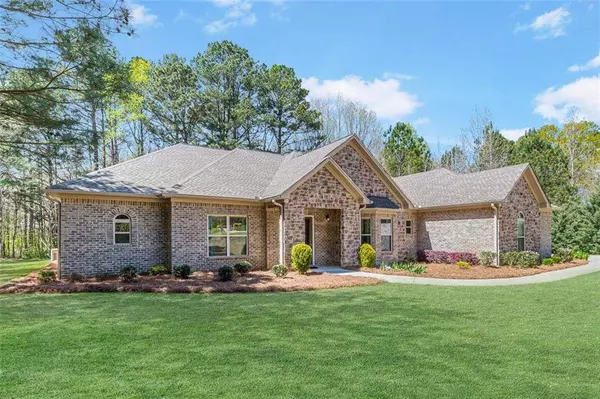 135 Trustin Lake DR, Fayetteville, GA 30214