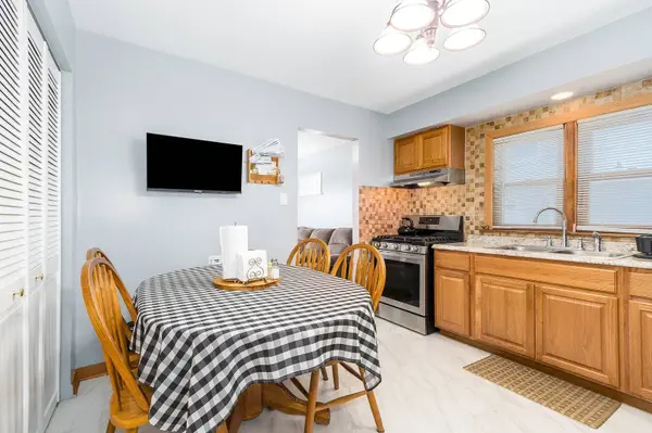 7828 Suburban Lane, Bridgeview, IL 60455