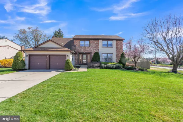 1 CHATEAU DR, Cherry Hill, NJ 08003