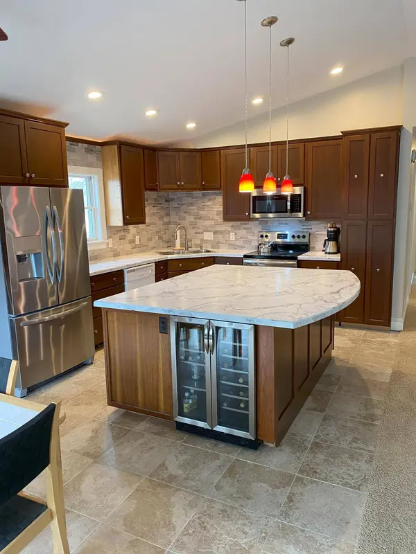 720 Clearbrook LN, Vadnais Heights, MN 55127