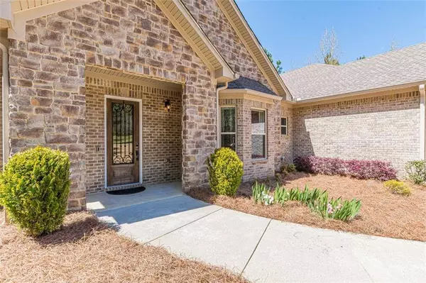 135 Trustin Lake DR, Fayetteville, GA 30214