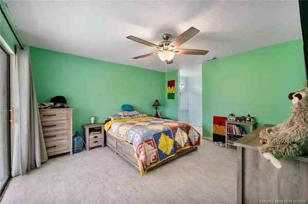 7975 SE Palm ST, Hobe Sound, FL 33455