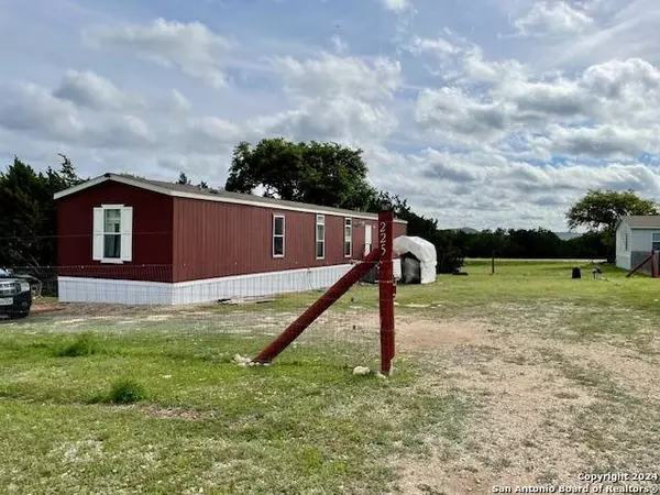 225 Private Road 1509, Bandera, TX 78003