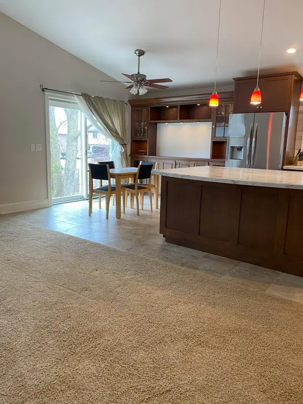 720 Clearbrook LN, Vadnais Heights, MN 55127