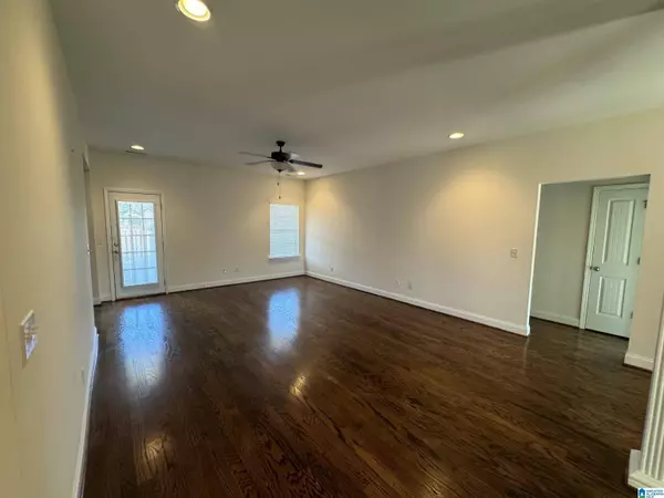 1015 LEGACY COVE S, Springville, AL 35146