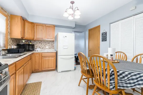 7828 Suburban Lane, Bridgeview, IL 60455