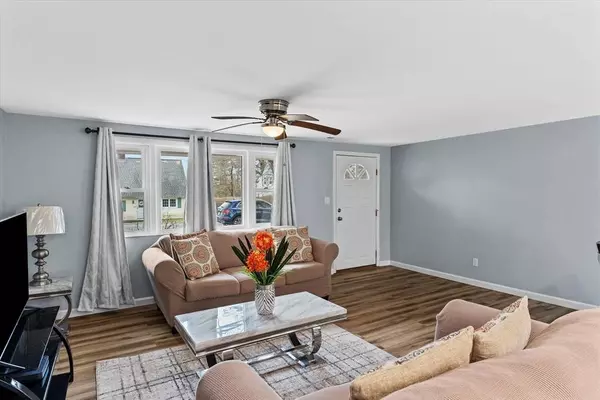 7 Jane Rd, Methuen, MA 01844