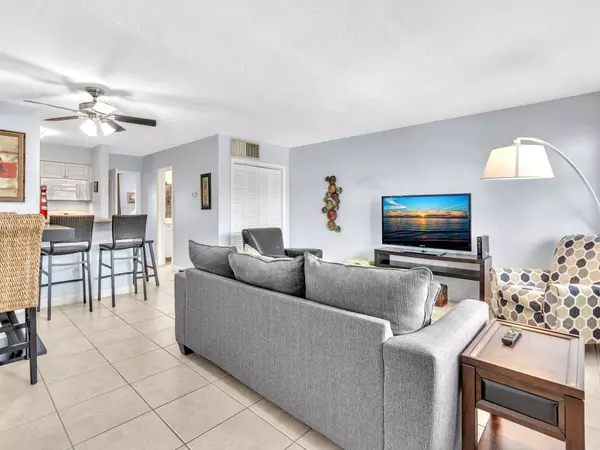 6200 NE 22nd WAY 206, Fort Lauderdale, FL 33308