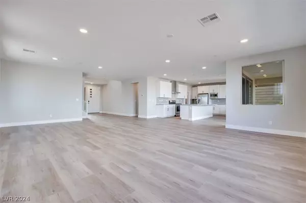 10315 Vonbulin Avenue, Las Vegas, NV 89124