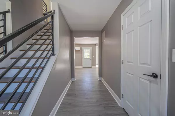 4 HAWTHORNE CT, Blackwood, NJ 08012