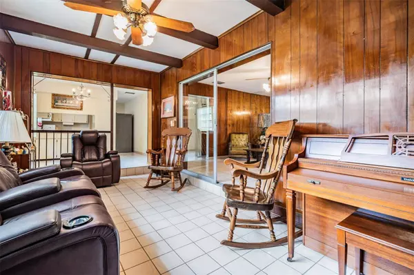 3008 W TAMPA BAY BLVD, Tampa, FL 33607