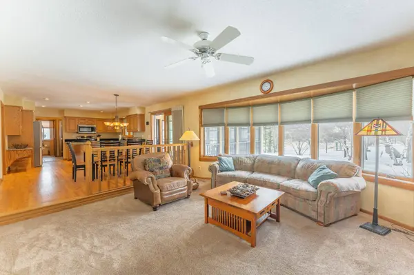 1175 Ashley LN, Mahtomedi, MN 55115