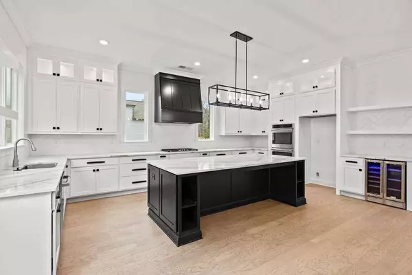 671 Embry LN, Marietta, GA 30066