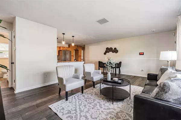 39024 MANOR DR, Zephyrhills, FL 33542