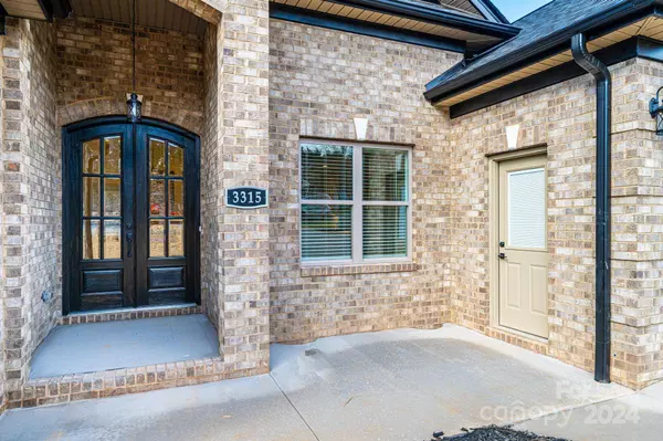 3315 47th AVE NE, Hickory, NC 28601