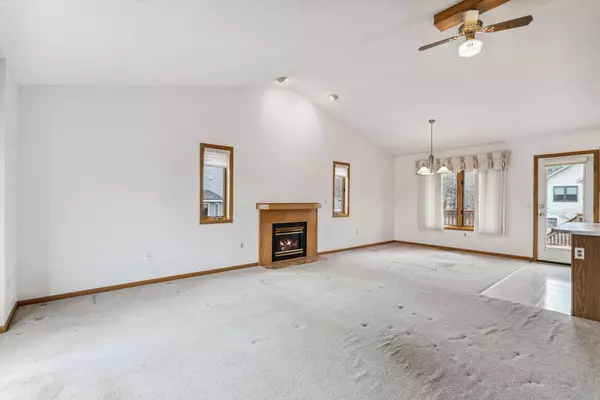 9448 Harkness CT S, Cottage Grove, MN 55016