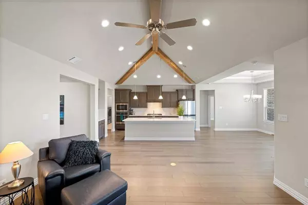 924 Capella Lane, Mansfield, TX 76063