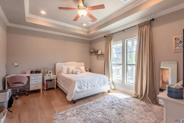 8020 VALENCIA CT, Baton Rouge, LA 70820