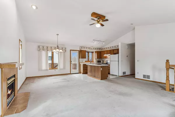 9448 Harkness CT S, Cottage Grove, MN 55016