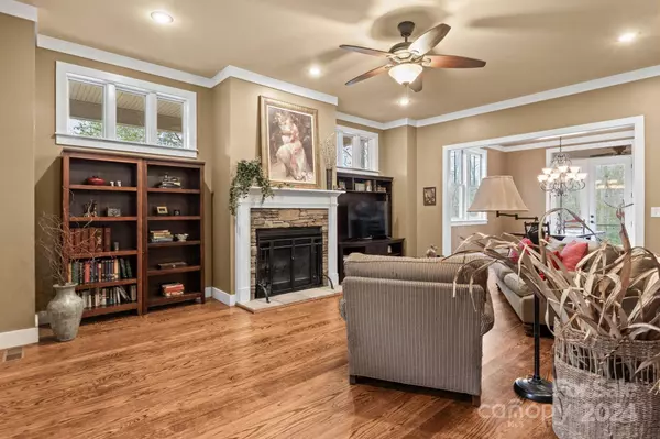 144 Rabbit Ridge RD, Fletcher, NC 28732