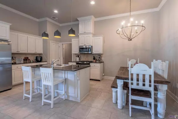 8020 VALENCIA CT, Baton Rouge, LA 70820