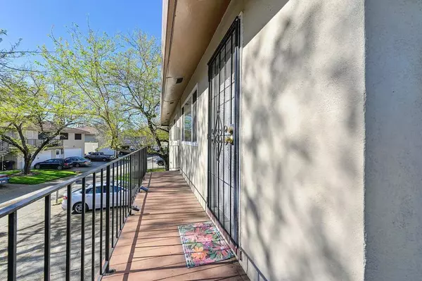 5178 Connecticut DR #4, Sacramento, CA 95841