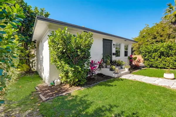 11948 NE 9th Ave, Biscayne Park, FL 33161