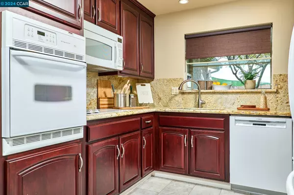 9 Cedarbrook Pl, Pittsburg, CA 94565