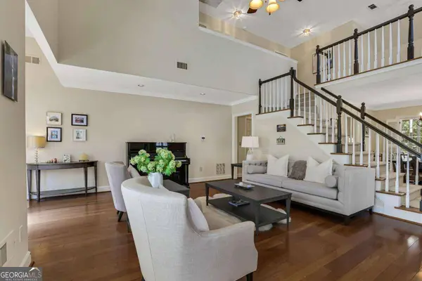 4481 Dobbs XING, Marietta, GA 30068