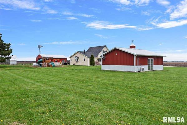 9931 IRISH RD, Loami, IL 62661