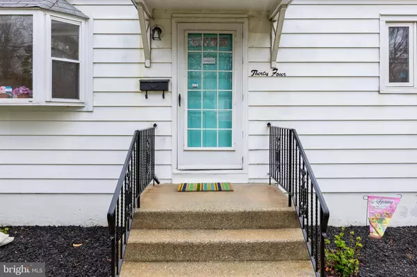 34 WARREN AVE, Bellmawr, NJ 08031