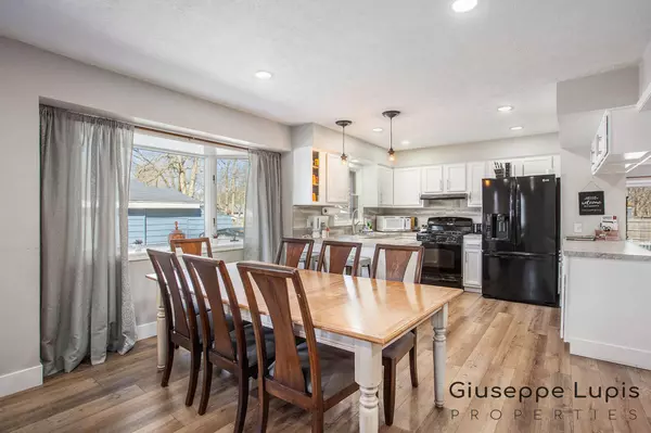 247 43rd SE Street, Kentwood, MI 49548