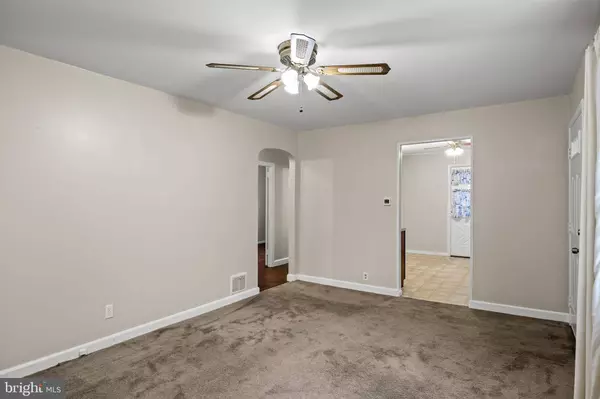 34 WARREN AVE, Bellmawr, NJ 08031