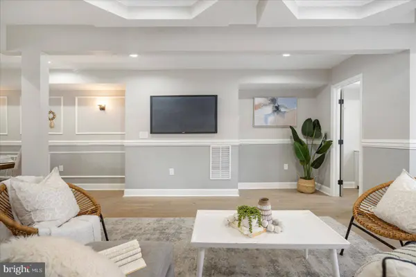 3927 STOKES DR, Baltimore, MD 21229