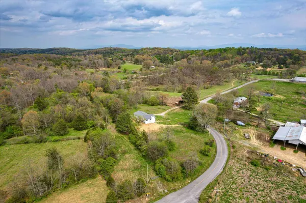 3347 SE Hunt Rd, Cleveland, TN 37323