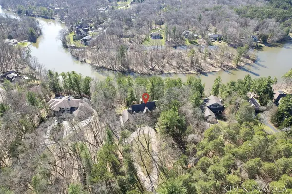 7675 Timber Bluff SE Road, Ada, MI 49301