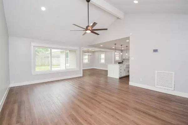 9918 Stonemont RD, La Porte, TX 77571