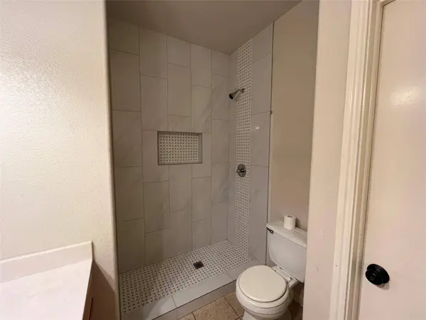 2506 8th ST #A, Austin, TX 78702