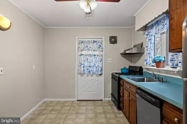 34 WARREN AVE, Bellmawr, NJ 08031